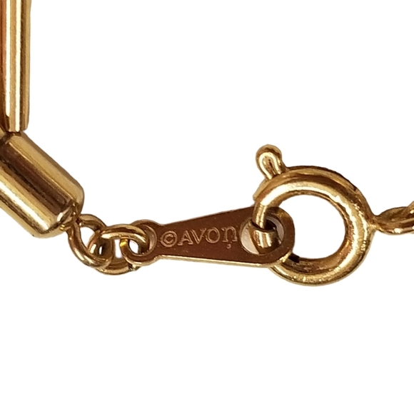 AVON MULTILAYERED GOLDTONED & FAUX PEARL NECKLACE - Picture 4 of 4